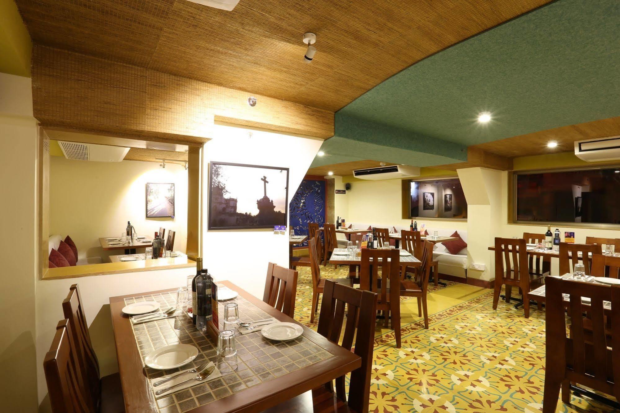 Grande Delmon Hotel Panaji Exterior photo